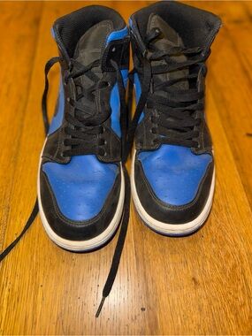 Nike size 11 Men's High-Top Sneakers in Black and Blue